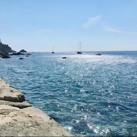 Giulia's On The Sea Apartment