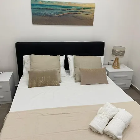 Giulia's On The Sea Apartment *