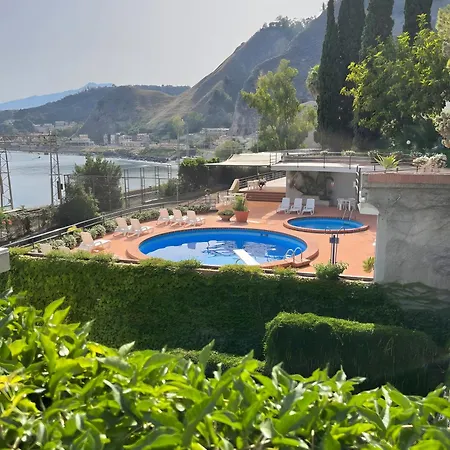 Giulia's On The Sea Apartment Taormina